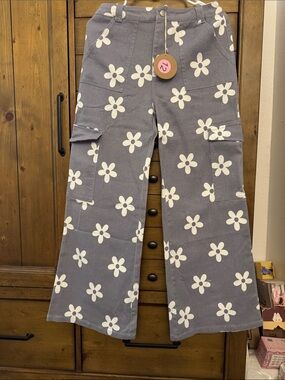BiBi Gray Jean Cargo Pants with White Daisy Print